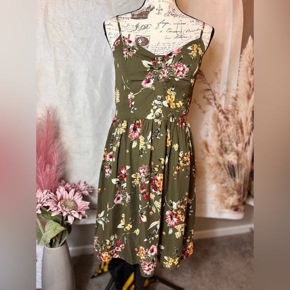 Floral Green Sleeveless Dress Size Medium - Picture 4 of 8